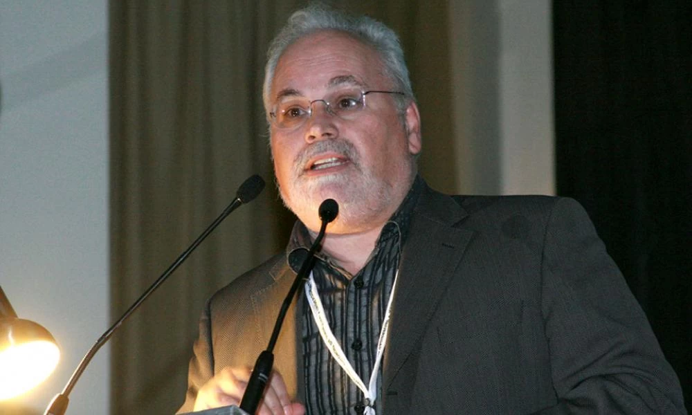 Παυλάκης: «Να εμβολιαστούν όλοι αν θέλουμε να ανοίξει η κοινωνία»